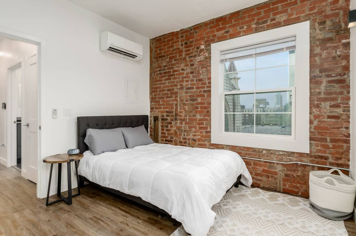 Apartment for rent at 595 E Broad St, Columbus, OH 43215