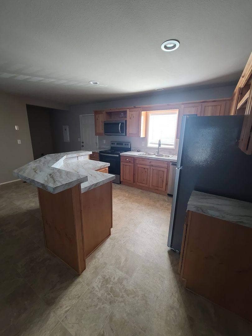 House for rent at 860 SE Fir Villa Rd, Dallas, OR 97338