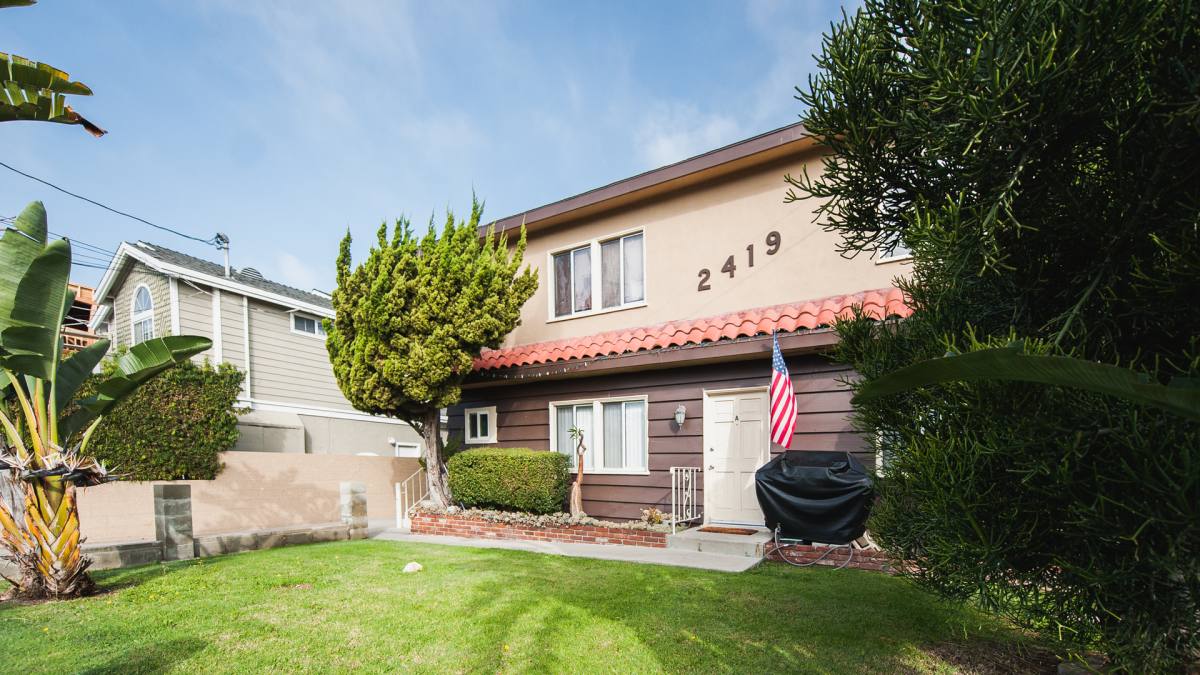 Apartment for rent at 2419 Rockefeller Lane, Redondo Beach, CA 90278