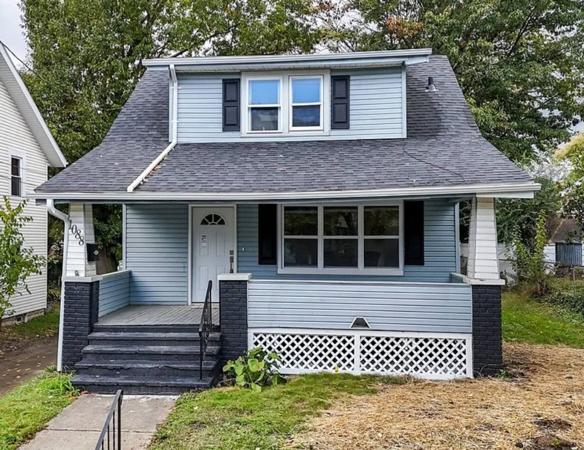 House for rent at 1088 Lexington Ave, Akron, OH 44310
