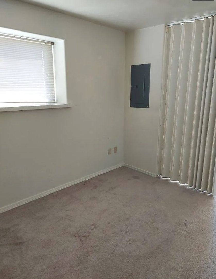 Apartment for rent at 936 24th St, Bellingham, WA 98225