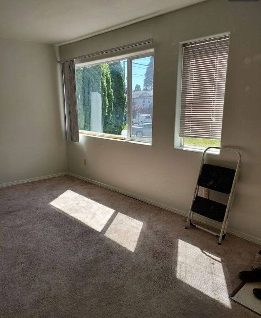 Apartment for rent at 936 24th St, Bellingham, WA 98225
