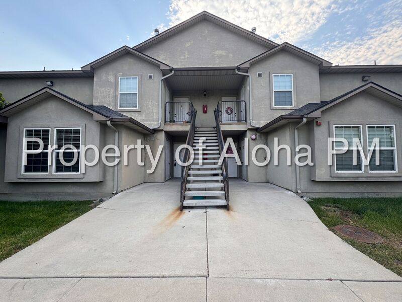 House for rent at 1041 W Pine Ave #1, Meridian, ID 83642