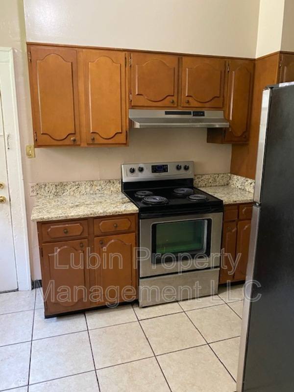 Apartment for rent at 2191 Washington Ave #1, Memphis, TN 38104