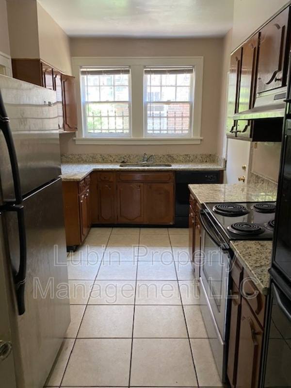 Apartment for rent at 2191 Washington Ave #1, Memphis, TN 38104