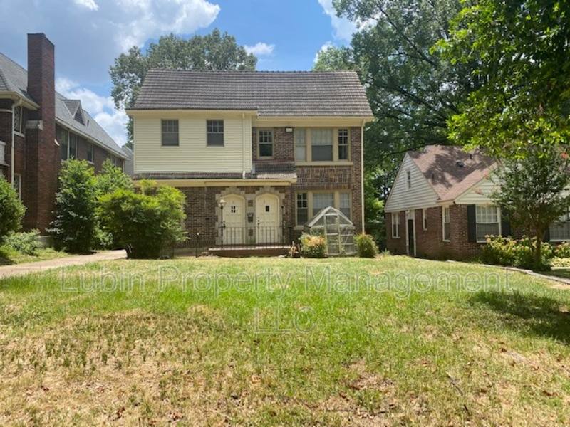 Apartment for rent at 2191 Washington Ave #1, Memphis, TN 38104