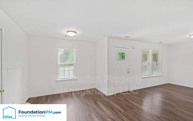 House for rent at 5 E Byfield Dr, Memphis, TN 38109