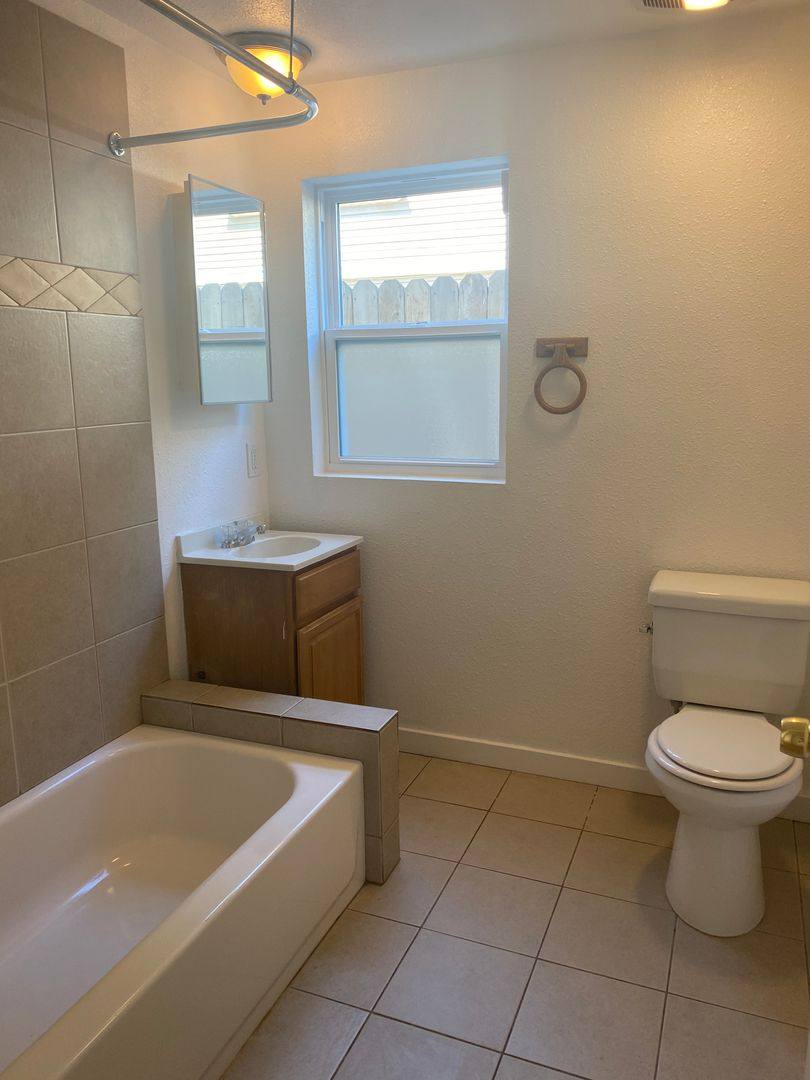 Apartment for rent at 764 59th St, Oakland, CA 94609