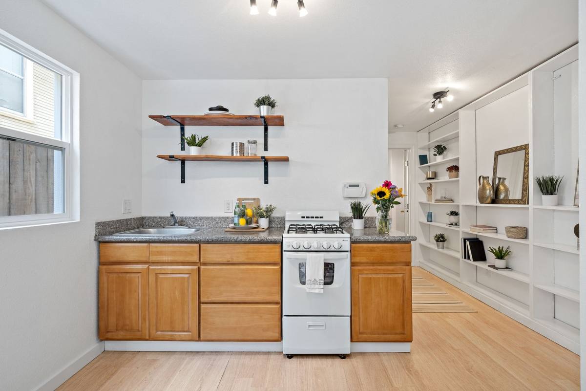 Apartment for rent at 764 59th St, Oakland, CA 94609