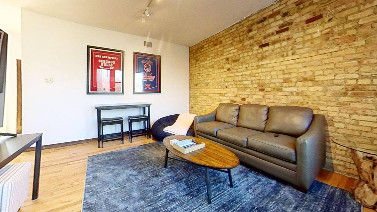 Apartment for rent at 1307-17 W Addison St, Chicago, IL 60613