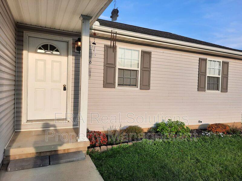 Condo for rent at 1046 N W St, Hillsboro, OH 45133