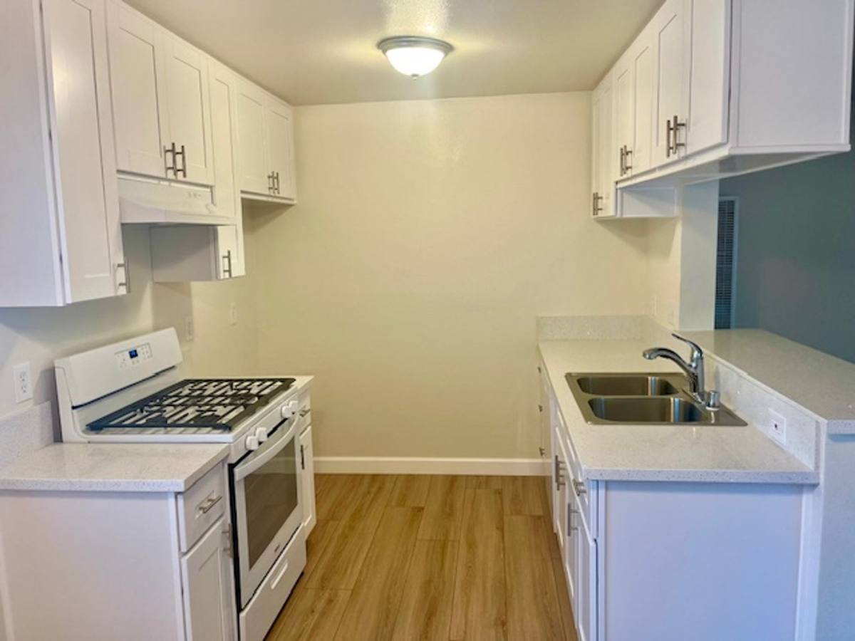 Apartment for rent at 6100 Edinger Ave, Huntington Beach, CA 92647
