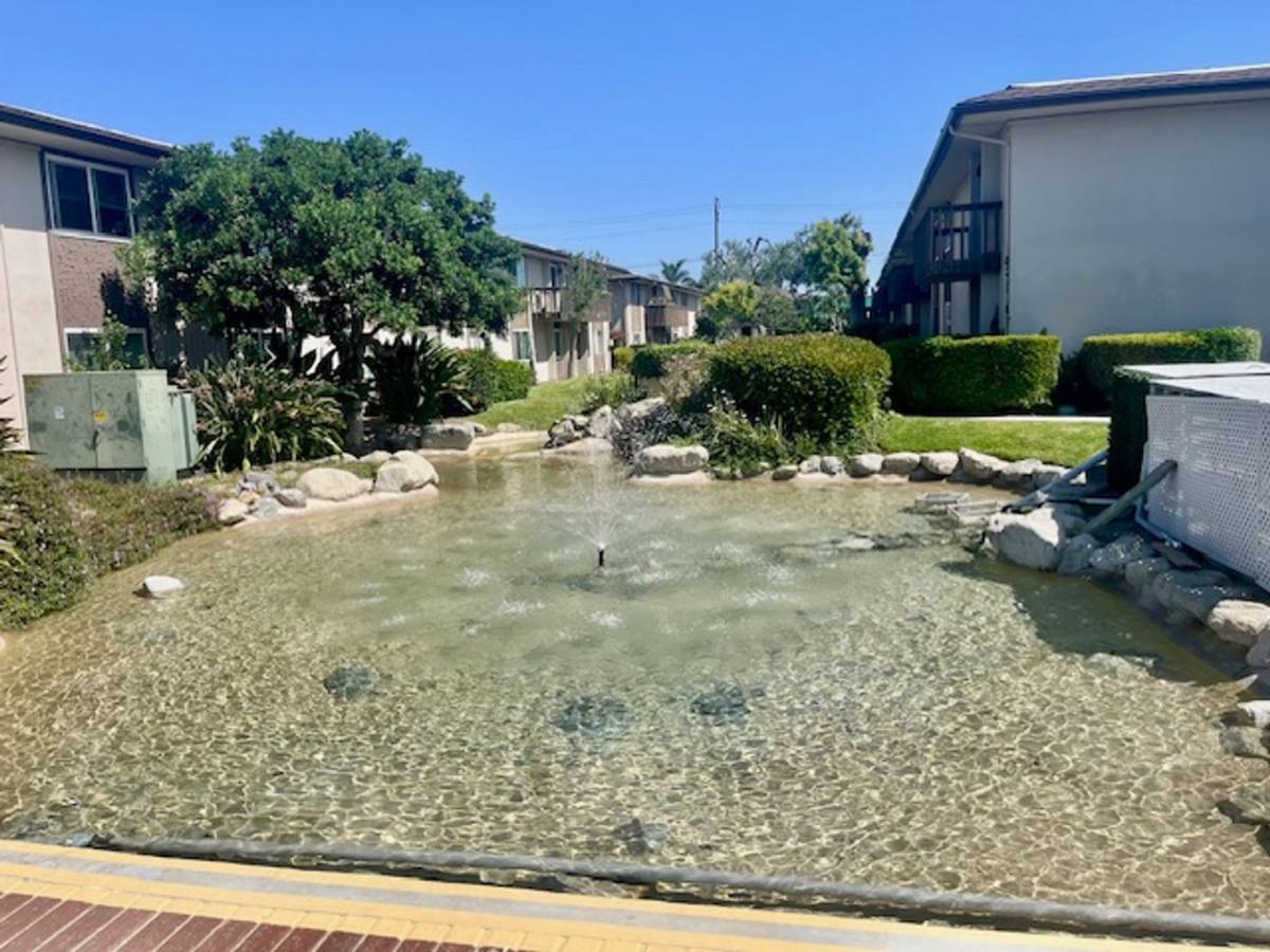 Apartment for rent at 6100 Edinger Ave, Huntington Beach, CA 92647