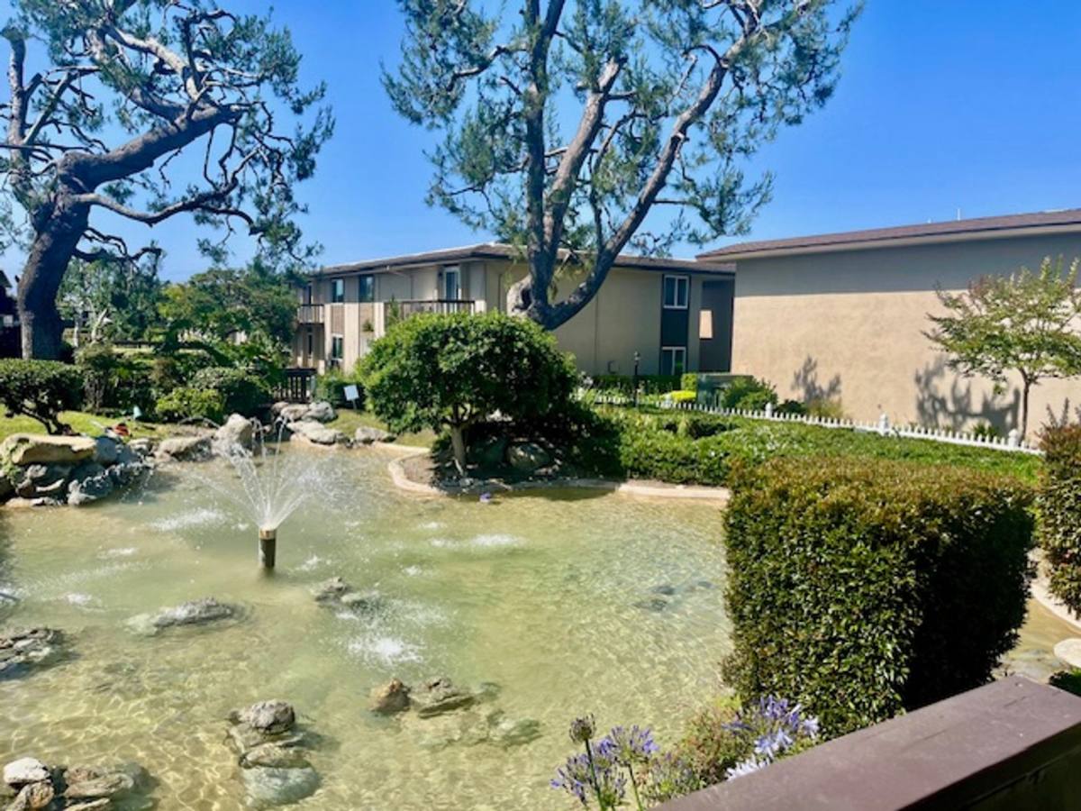 Apartment for rent at 6100 Edinger Ave, Huntington Beach, CA 92647