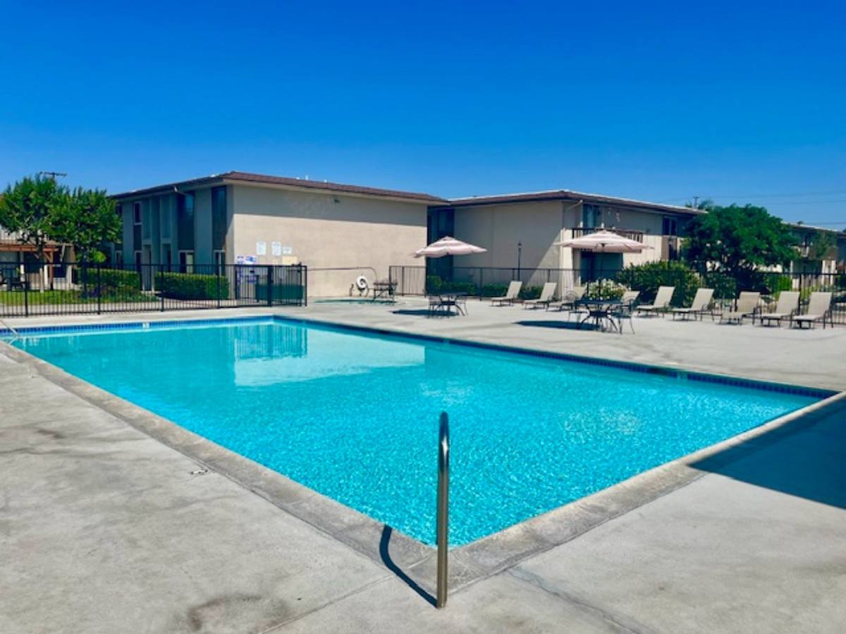 Apartment for rent at 6100 Edinger Ave, Huntington Beach, CA 92647