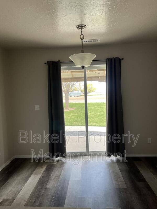 Townhouse for rent at 13521 Palm Beach Dr, Caldwell, ID 83607