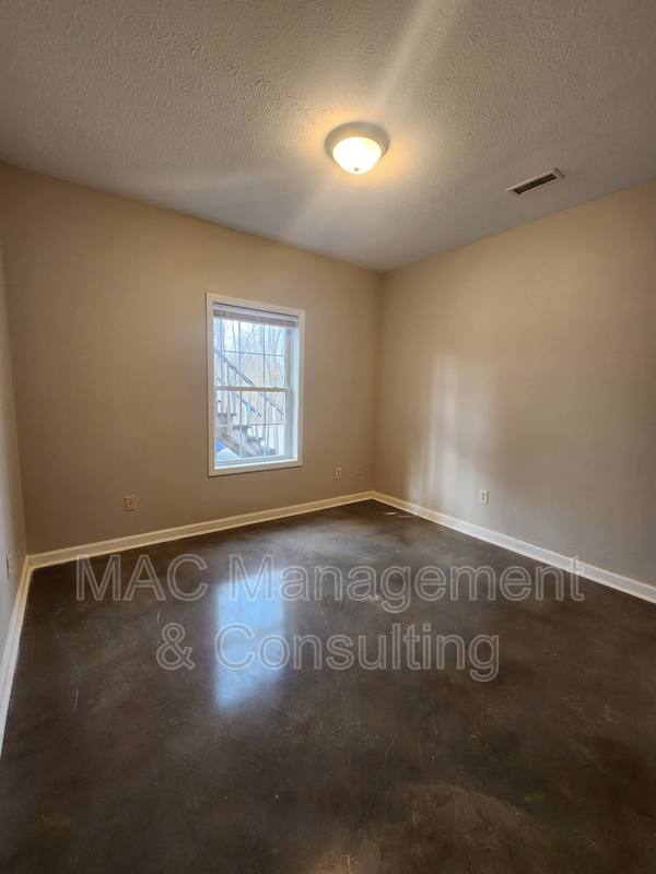 Apartment for rent at 978 N Franklin Ave #2, Cookeville, TN 38501