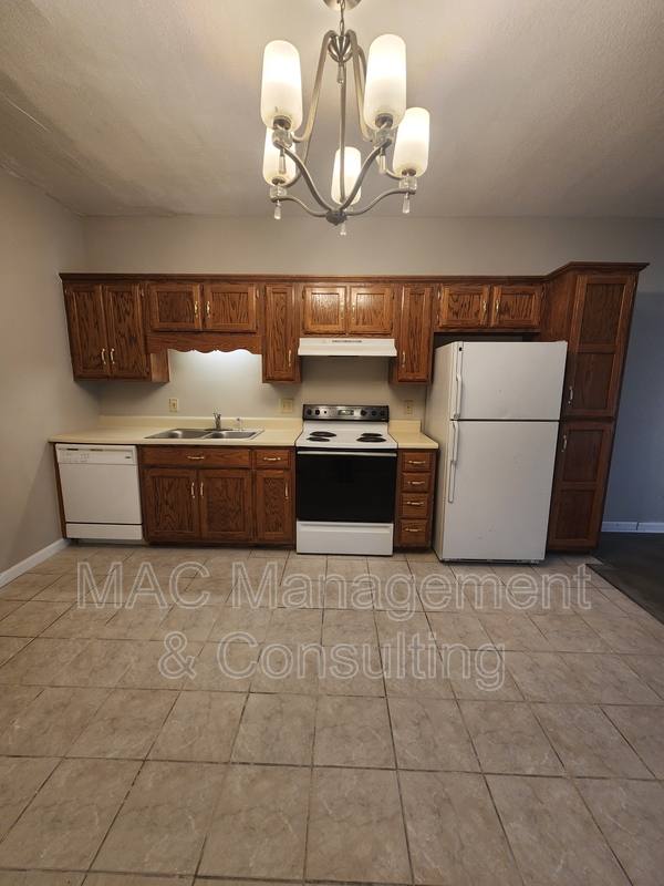 Apartment for rent at 978 N Franklin Ave #2, Cookeville, TN 38501