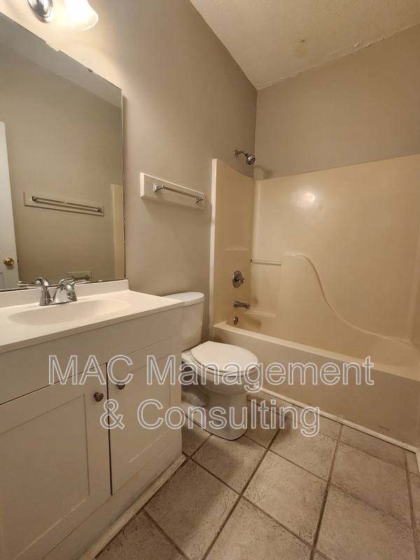 Apartment for rent at 978 N Franklin Ave #2, Cookeville, TN 38501