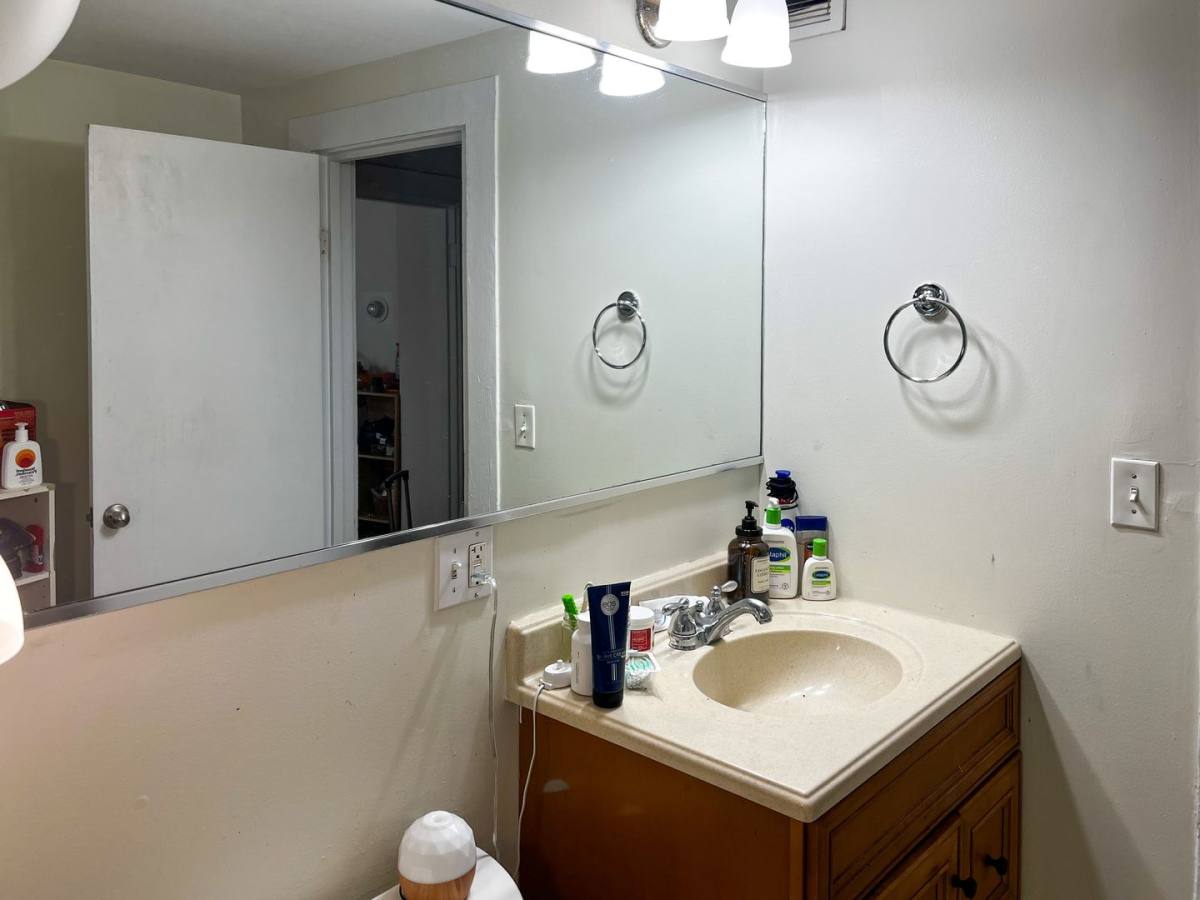 Apartment for rent at 136 Dwight St, New Haven, CT 06511