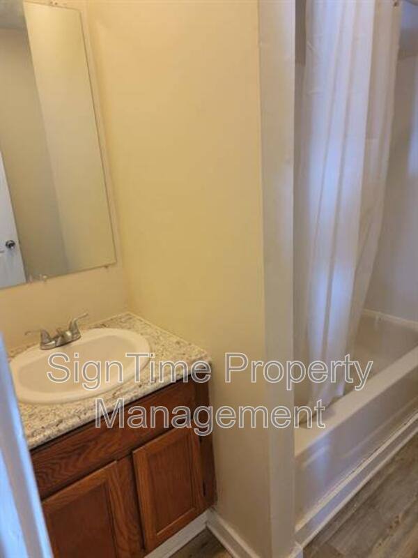 Apartment for rent at 42 E Washington St #3, Hagerstown, MD 21740