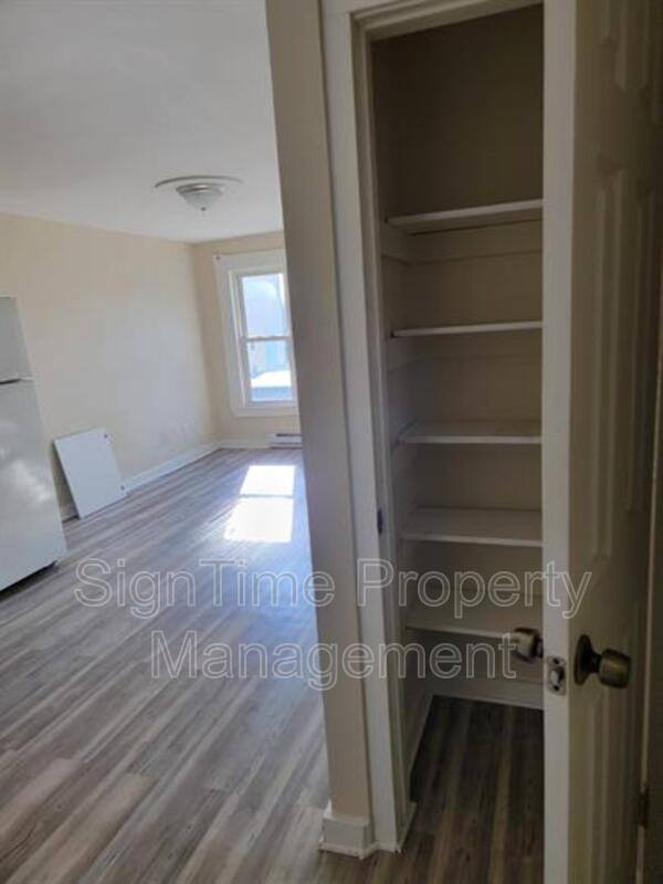Apartment for rent at 42 E Washington St #3, Hagerstown, MD 21740