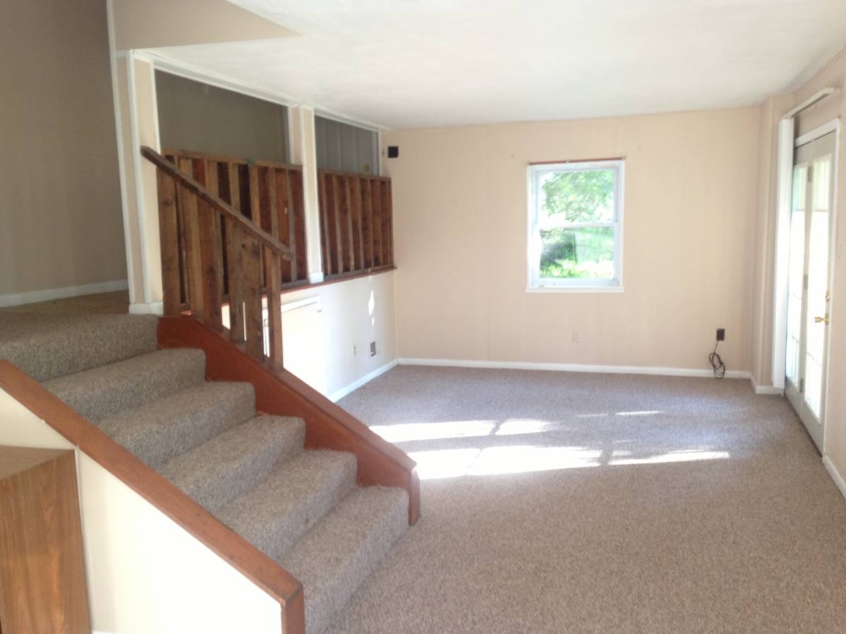 Apartment for rent at 349 Gilmore St, Morgantown, WV 26505