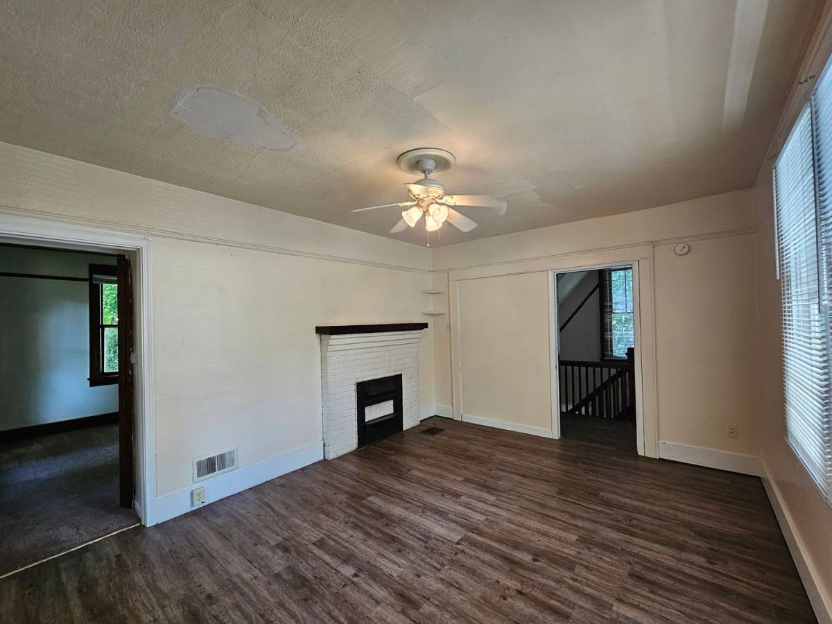 Apartment for rent at 397 Gilmore St, Morgantown, WV 26505