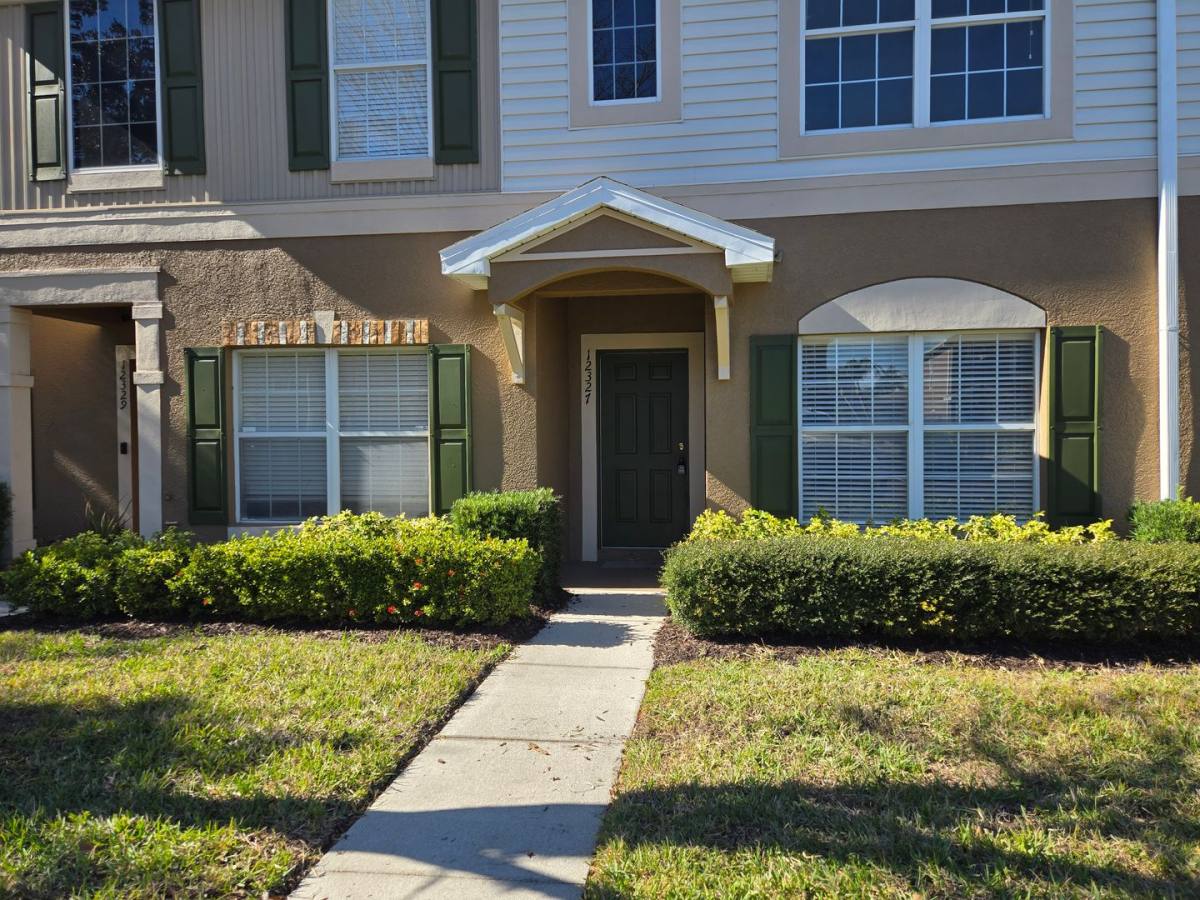 Townhouse for rent at 12327 Healey Summit Lane, Riverview, FL 33579