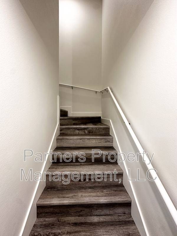 Apartment for rent at 1067 S Benchmark Lane #1, Fayetteville, AR 72704
