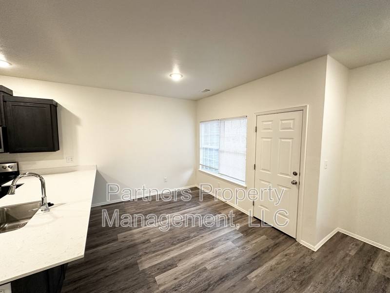 Apartment for rent at 1067 S Benchmark Lane #1, Fayetteville, AR 72704