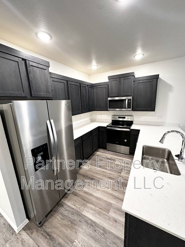 Apartment for rent at 1067 S Benchmark Lane #1, Fayetteville, AR 72704