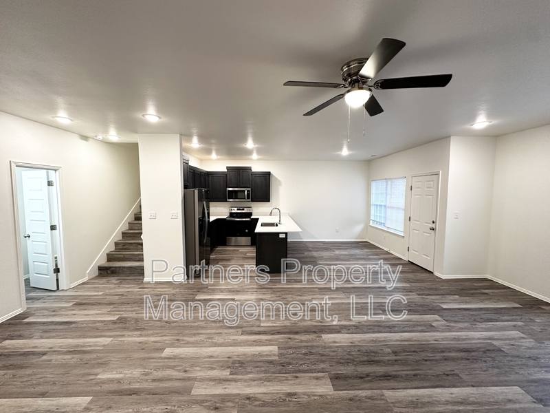 Apartment for rent at 1067 S Benchmark Lane #1, Fayetteville, AR 72704