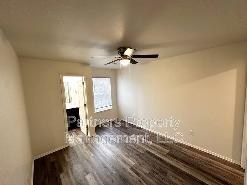 Apartment for rent at 1067 S Benchmark Lane #1, Fayetteville, AR 72704