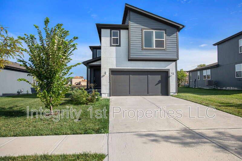House for rent at 13316 180th St, Olathe, KS 66062