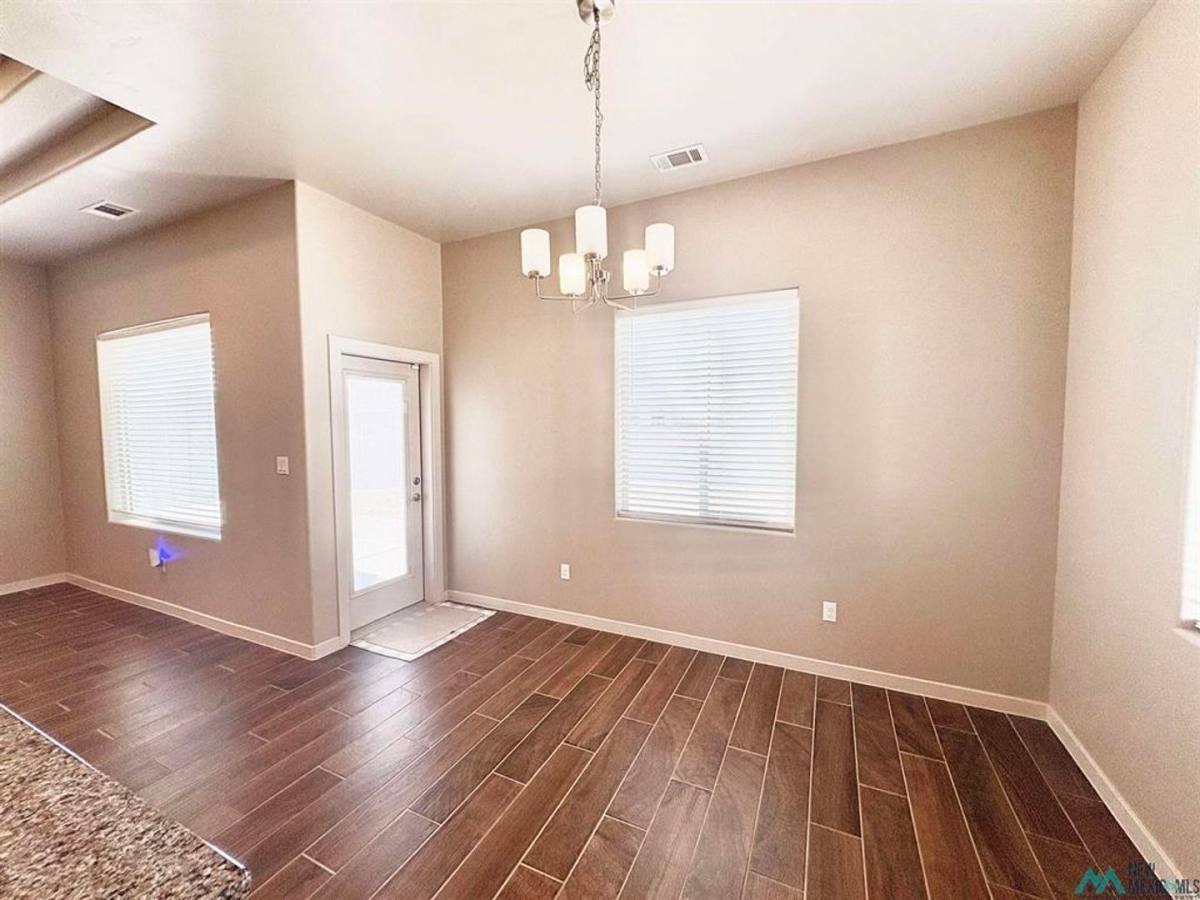 House for rent at 3709 Saguaro Dr, Carlsbad, NM 88220
