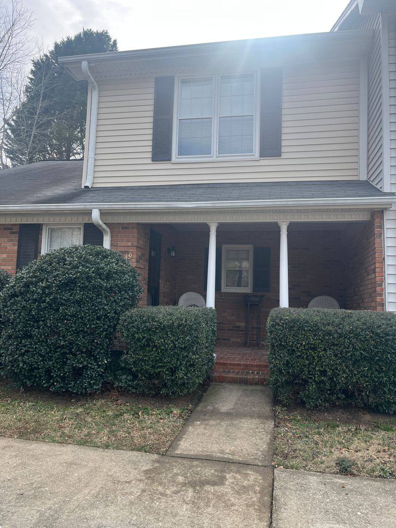 Townhouse for rent at 19 Sommersett Dr, Spartanburg, SC 29301