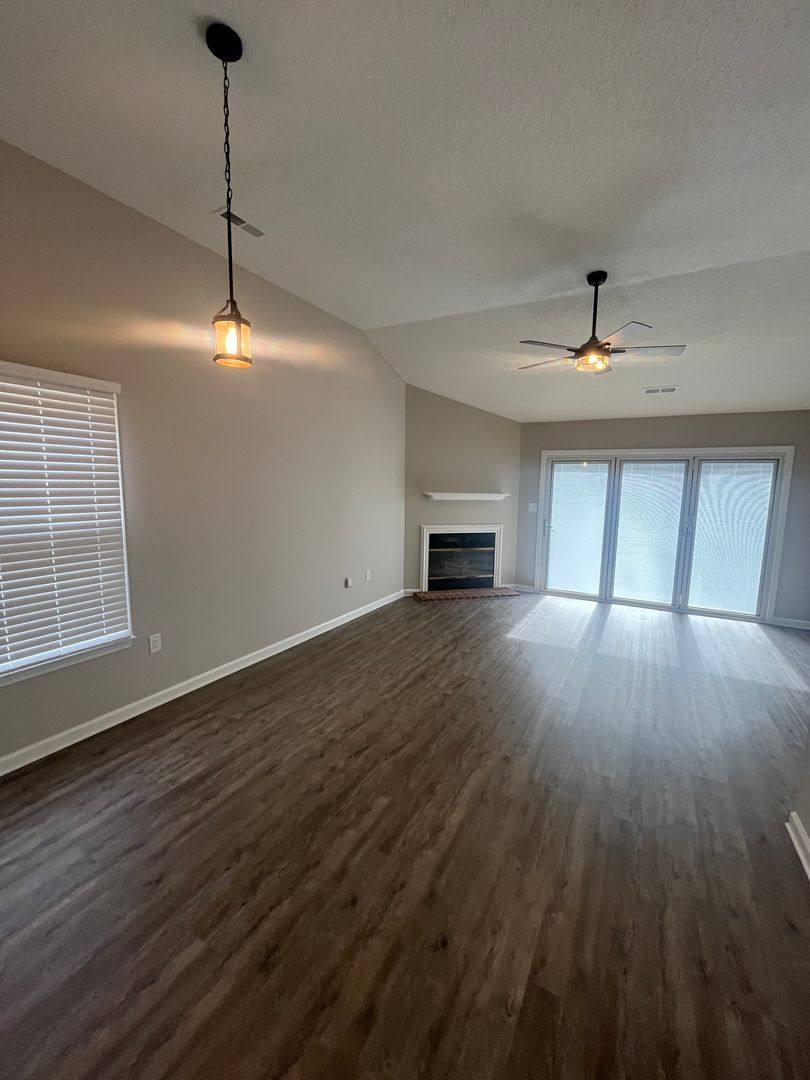 Townhouse for rent at 19 Sommersett Dr, Spartanburg, SC 29301