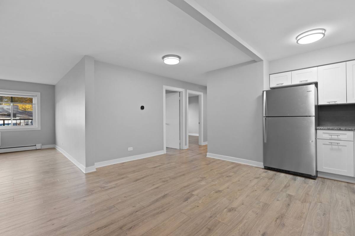 Apartment for rent at 1405 N Ave, Waukegan, IL 60085