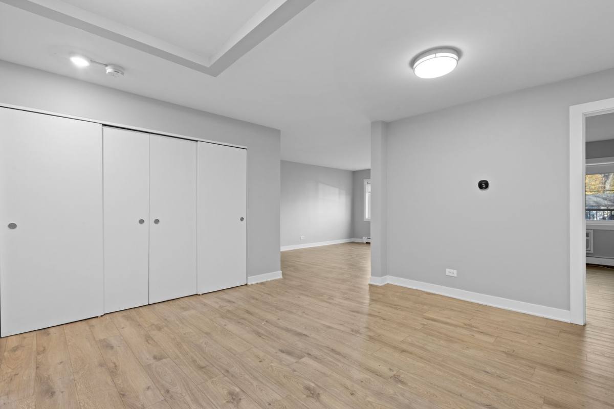 Apartment for rent at 1405 N Ave, Waukegan, IL 60085