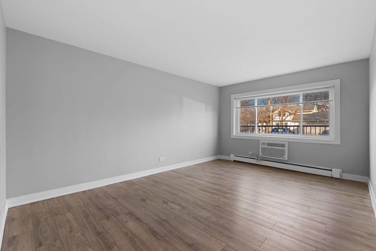 Apartment for rent at 1405 N Ave, Waukegan, IL 60085