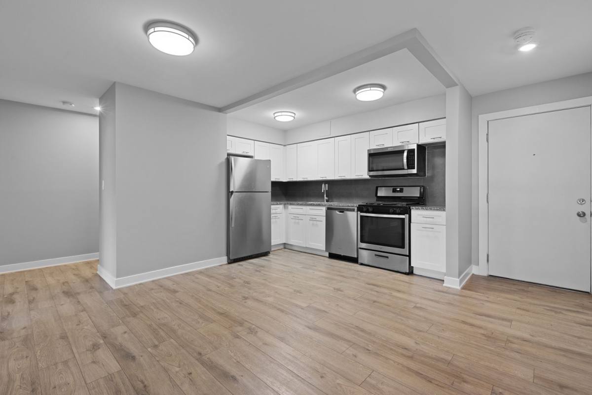 Apartment for rent at 1405 N Ave, Waukegan, IL 60085