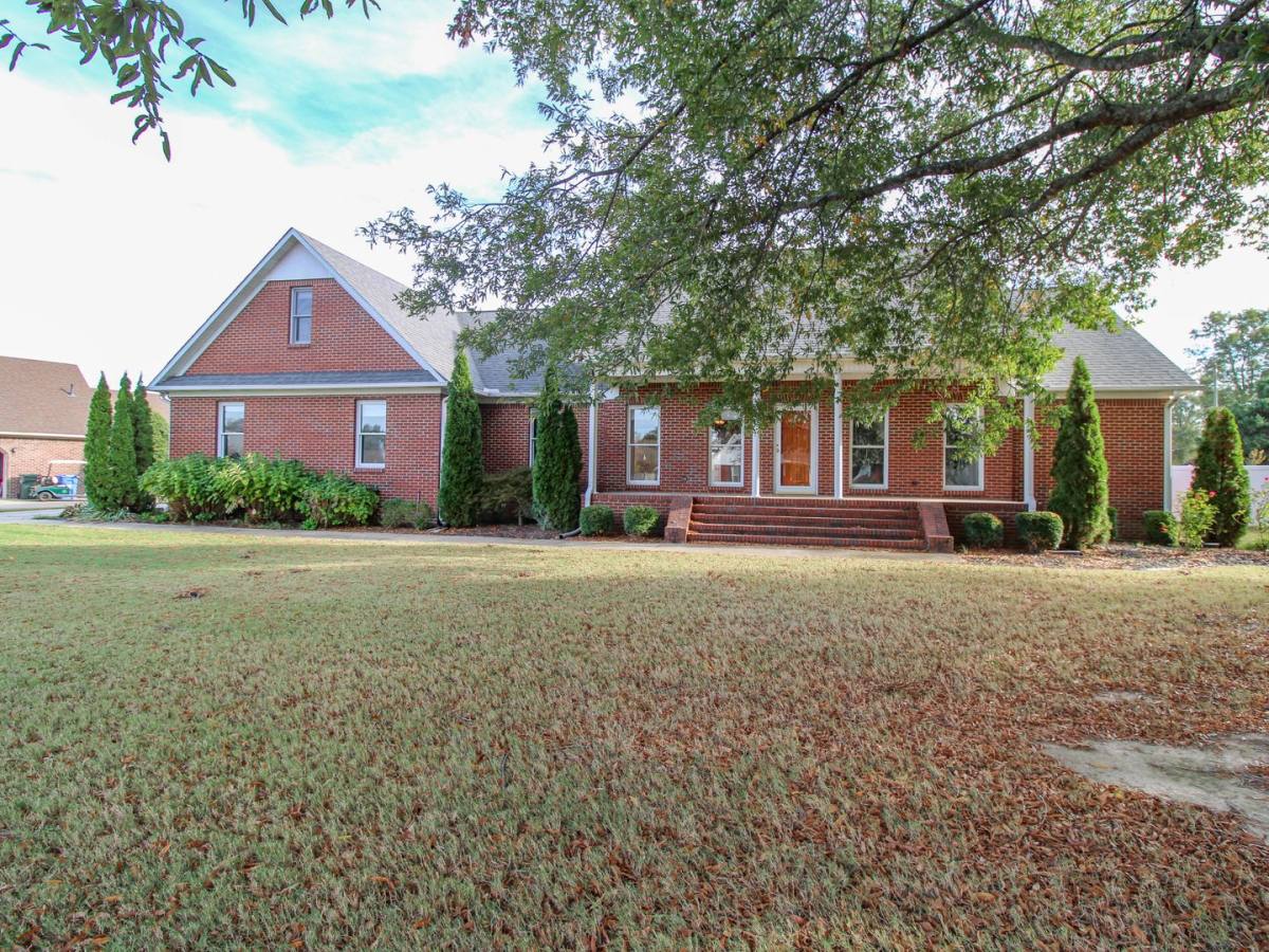 House for rent at 17524 Martin Dr, Athens, AL 35611