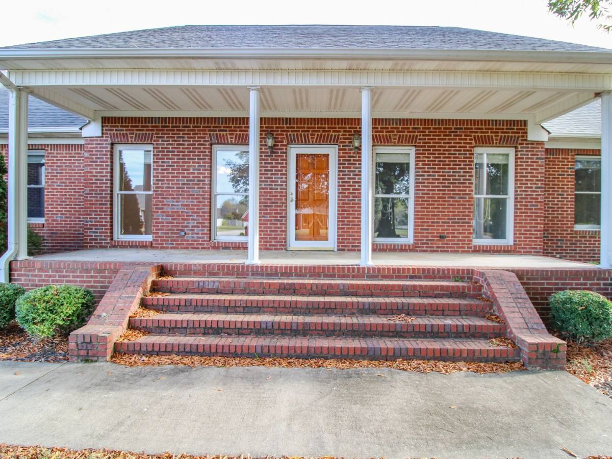 House for rent at 17524 Martin Dr, Athens, AL 35611
