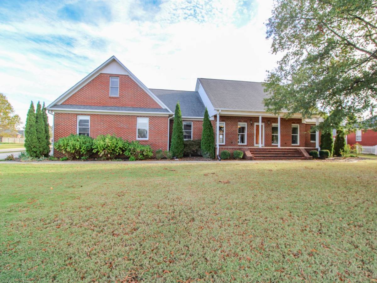 House for rent at 17524 Martin Dr, Athens, AL 35611