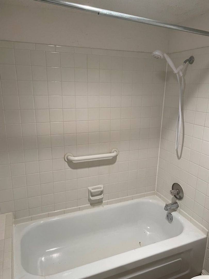 Condo for rent at 1106 Brighton Dr, Arlington, TX 76012