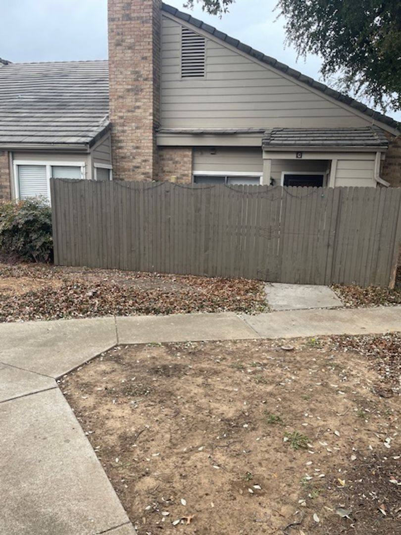 Condo for rent at 1106 Brighton Dr, Arlington, TX 76012