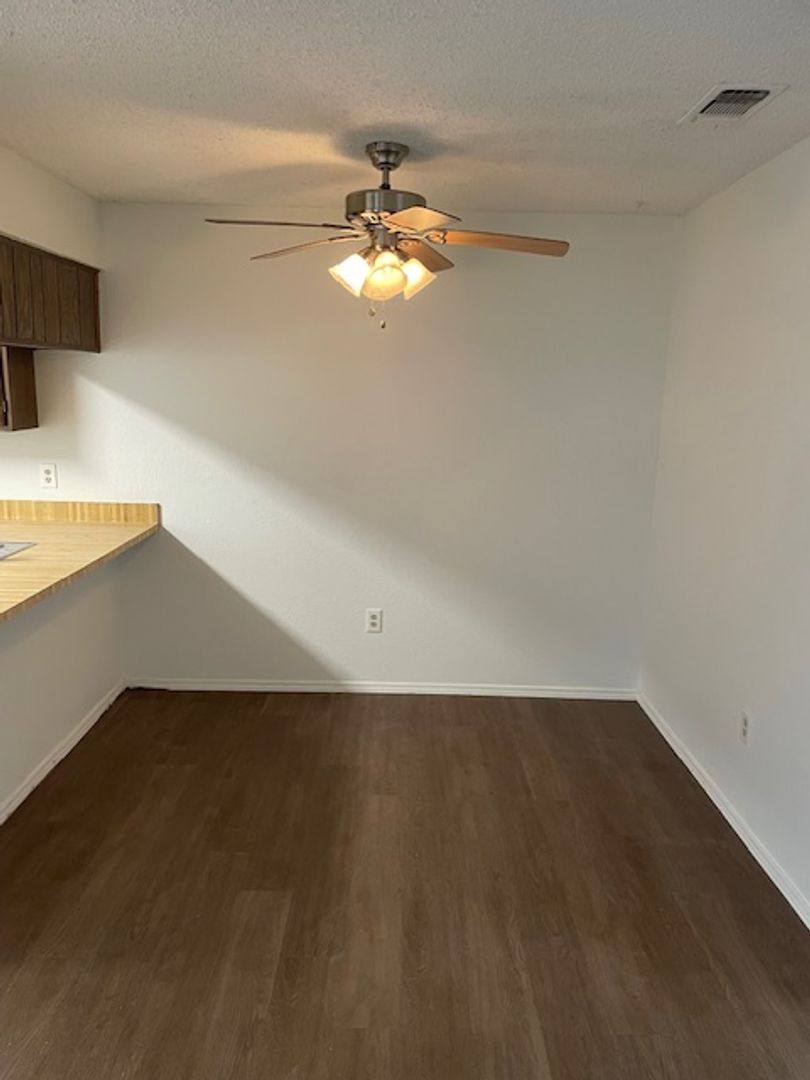 Condo for rent at 1106 Brighton Dr, Arlington, TX 76012