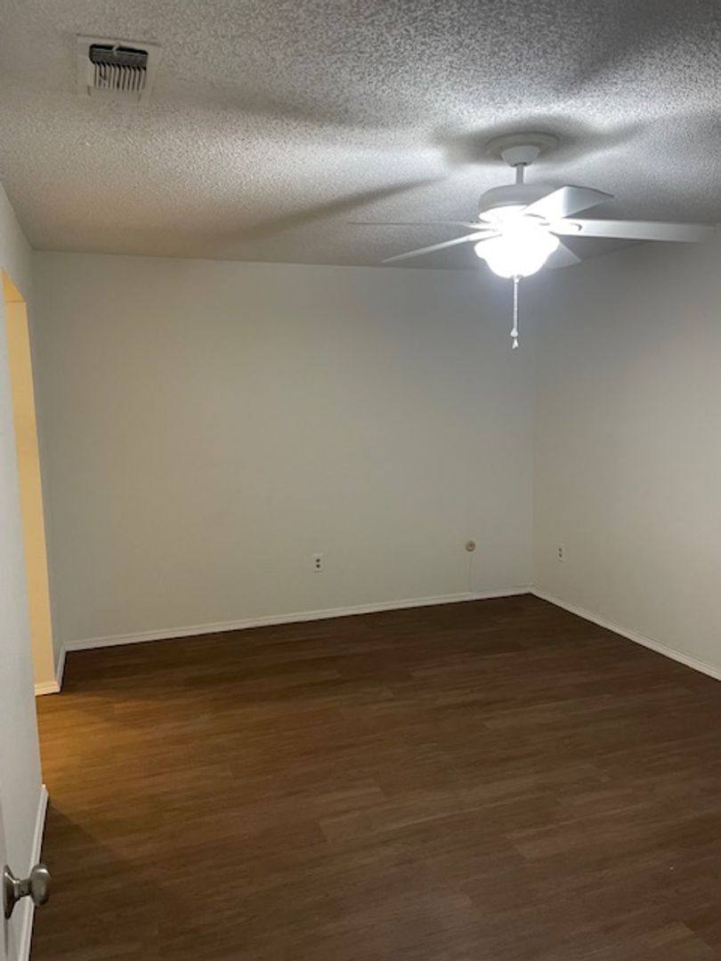 Condo for rent at 1106 Brighton Dr, Arlington, TX 76012