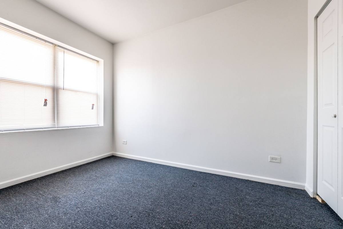 Apartment for rent at 215 E 68th, Chicago, IL 60637